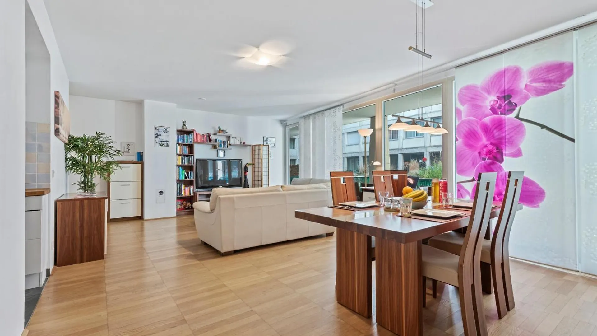 2-Zimmer Wohnung, Im Zentrum, Garage, Terrasse location
